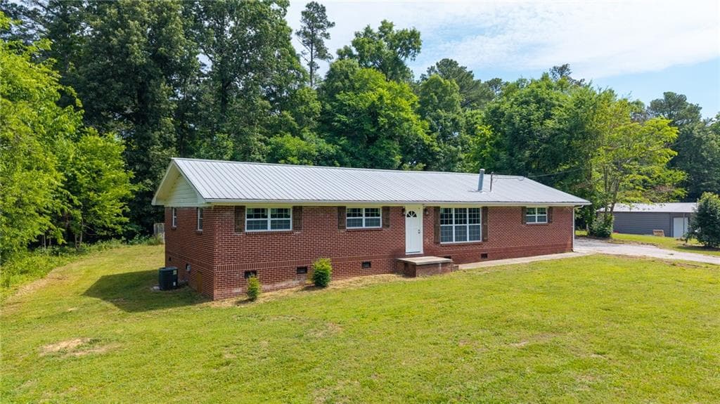 3 bedroom, 2 bathroom, 1,859 sq ft single family residence for sale at 185 Blackwood Place, Calhoun, GA 30701 — photo 3