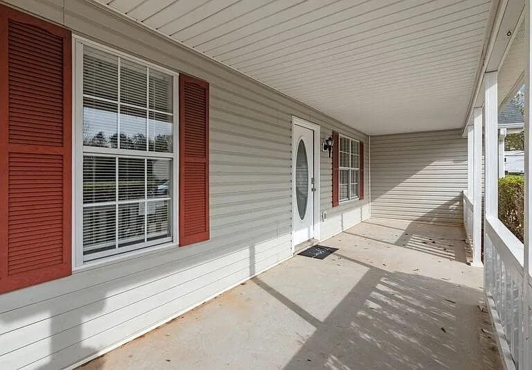 3 bedroom, 2 bathroom, 1,437 sq ft single family residence for sale at 275 Branchwood Drive, Covington, GA 30016 — photo 3