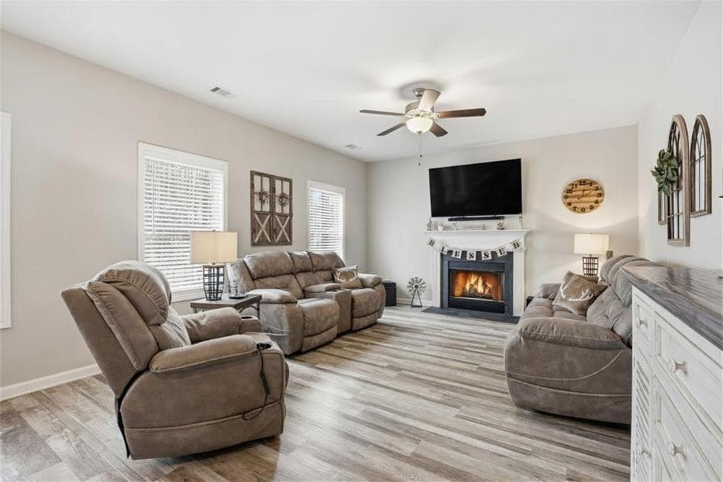 4 bedroom, 3 bathroom, 2,261 sq ft single family residence under contract at 592 Willow Springs Drive, Dallas, GA 30132 — photo 5