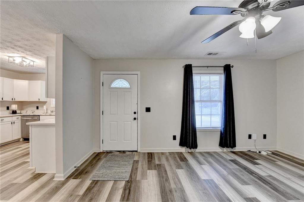 4 bedroom, 2 bathroom, 1,452 sq ft single family residence for sale at 801 Davis Street, Monroe, GA 30655 — photo 4