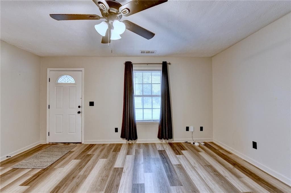 4 bedroom, 2 bathroom, 1,452 sq ft single family residence for sale at 801 Davis Street, Monroe, GA 30655 — photo 6
