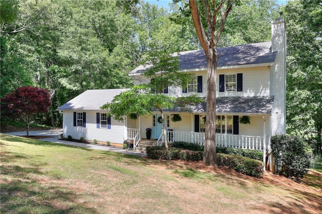 3 bedroom, 3 bathroom, 1,946 sq ft single family residence sold at 2315 Fisher Drive, Loganville, GA 30052