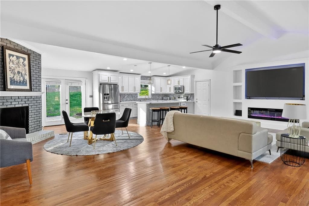 5 bedroom, 4 bathroom, 2,583 sq ft single family residence for sale at 2842 Briarcliff Road, Atlanta, GA 30329 — photo 4