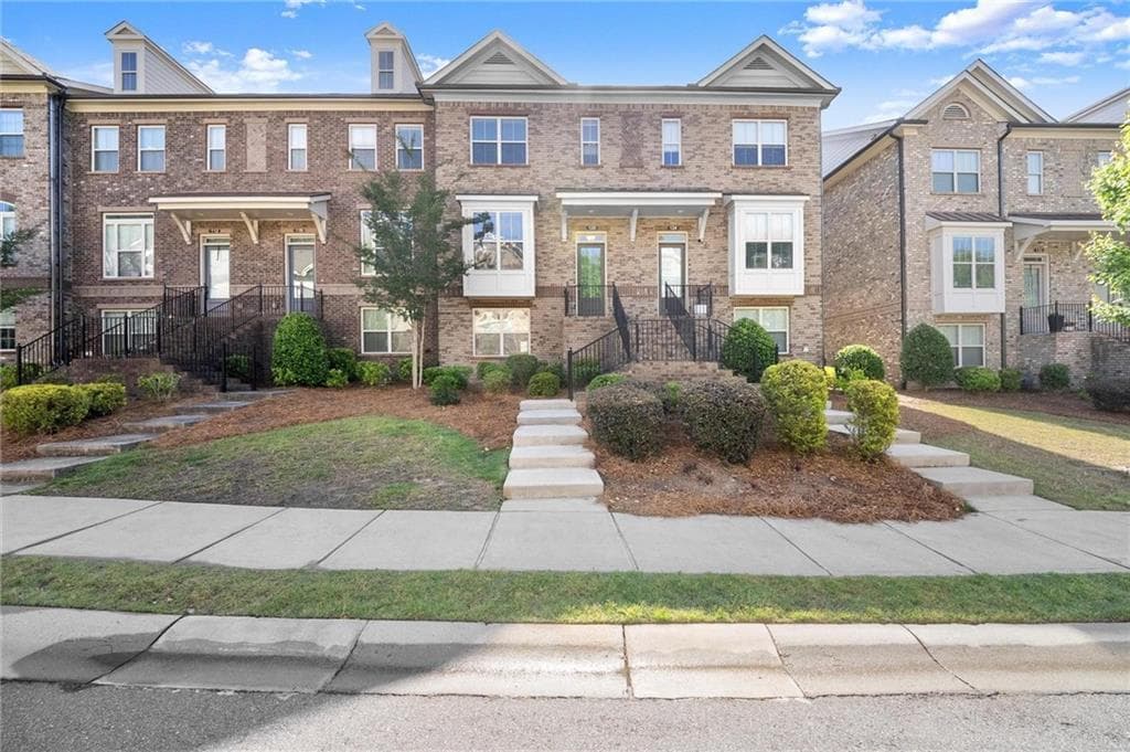 3 bedroom, 4 bathroom, 1,884 sq ft single family residence for sale at 120 Laurel Crest Alley, Suwanee, GA 30024