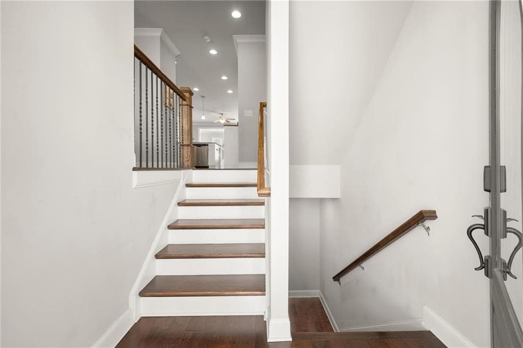 3 bedroom, 4 bathroom, 1,884 sq ft single family residence for sale at 120 Laurel Crest Alley, Suwanee, GA 30024 — photo 3