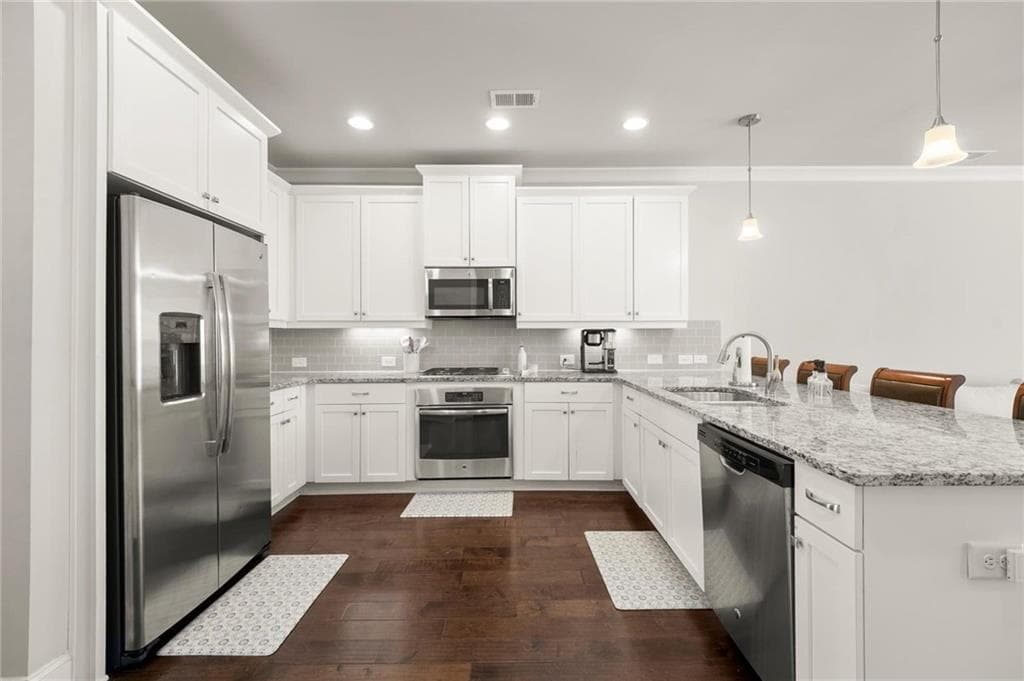 3 bedroom, 4 bathroom, 1,884 sq ft single family residence for sale at 120 Laurel Crest Alley, Suwanee, GA 30024 — photo 9
