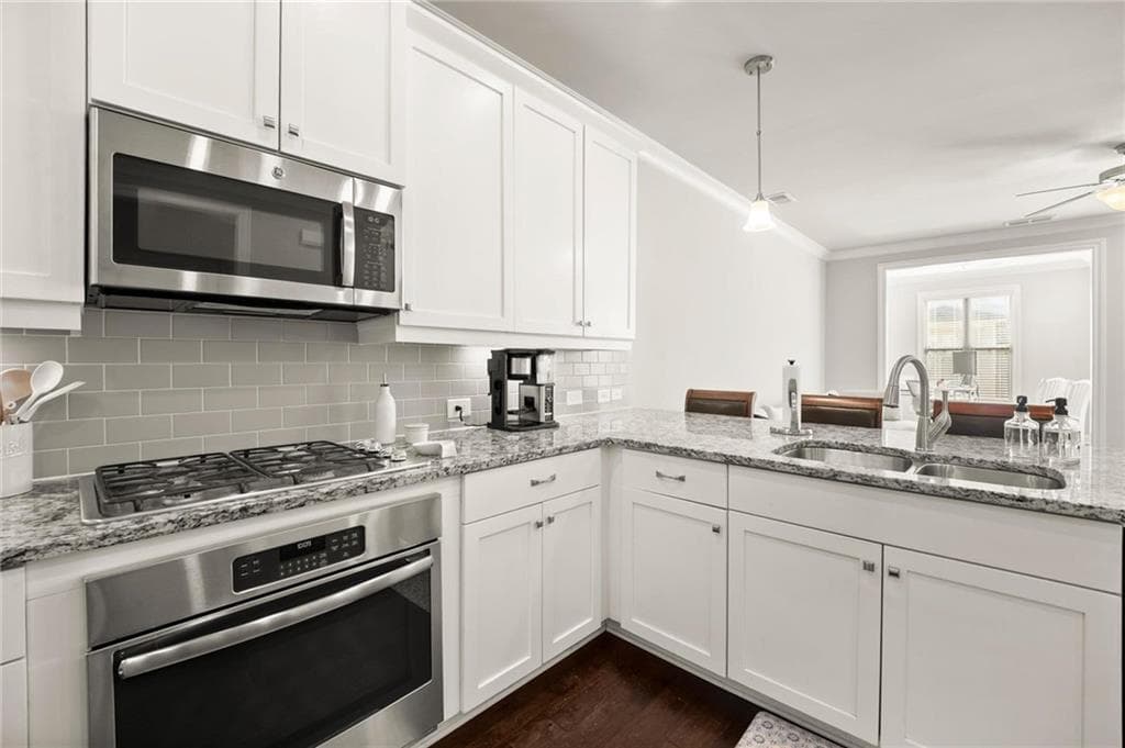 3 bedroom, 4 bathroom, 1,884 sq ft single family residence for sale at 120 Laurel Crest Alley, Suwanee, GA 30024 — photo 10