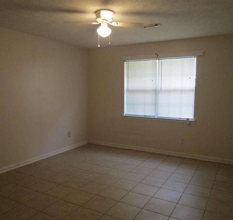 2 bedroom, 2 bathroom, 1,116 sq ft townhouse for sale at 1755 Fox Chase Court, Conyers, GA 30013 — photo 6