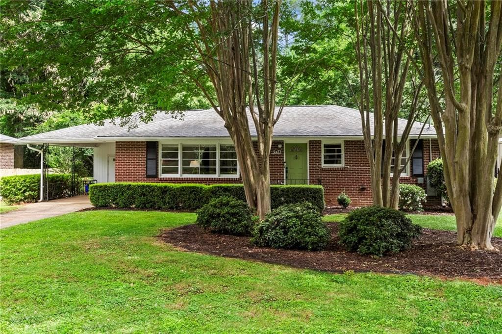 2 bedroom, 2 bathroom, 1,303 sq ft single family residence for sale at 2477 Hunting Valley Drive, Decatur, GA 30033