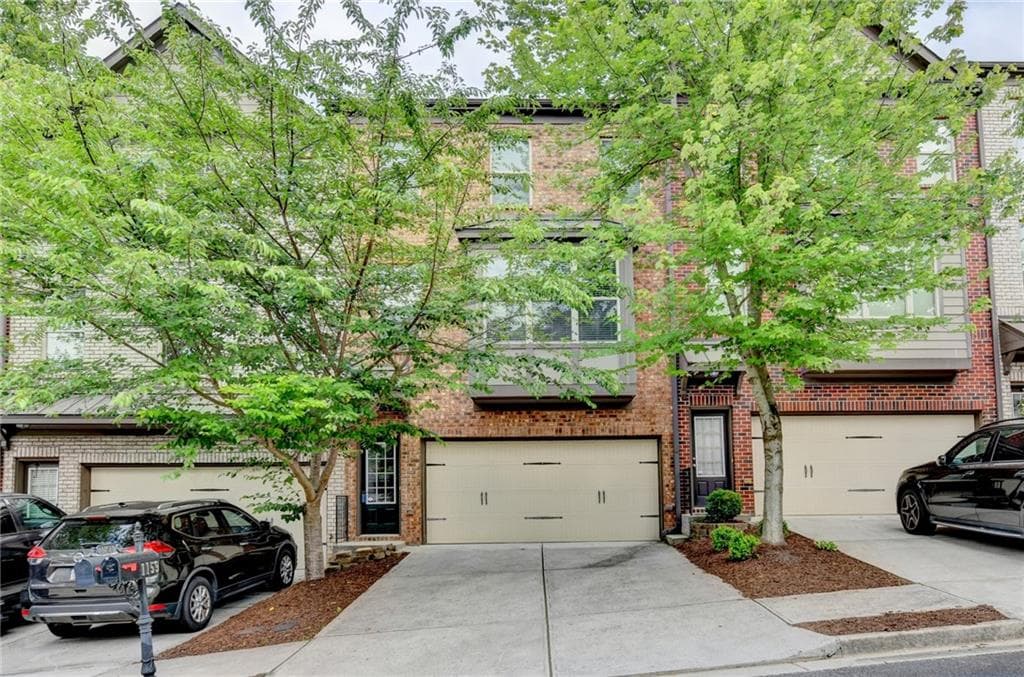 4 bedroom, 4 bathroom, 2,462 sq ft townhouse for sale at 1159 Laurel Valley Court, Buford, GA 30519 — photo 2