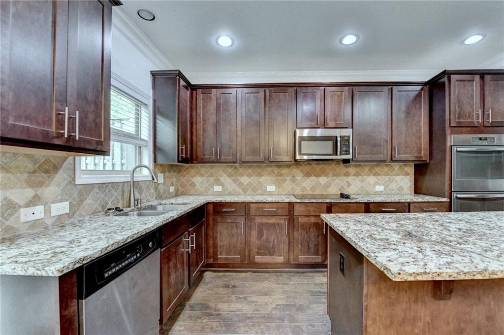 4 bedroom, 4 bathroom, 2,462 sq ft townhouse for sale at 1159 Laurel Valley Court, Buford, GA 30519 — photo 9