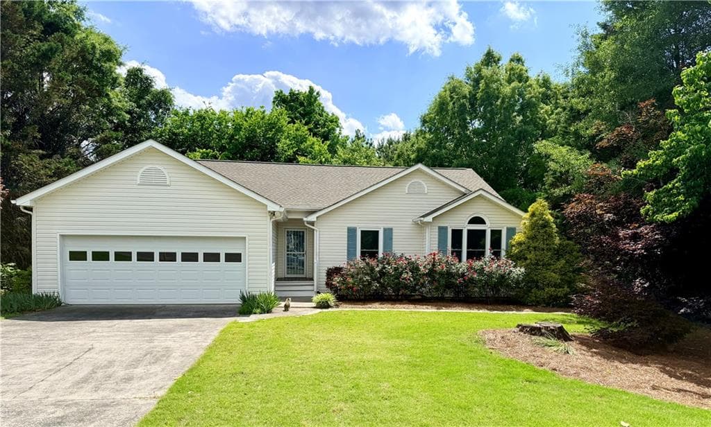 3 bedroom, 2 bathroom, 1,779 sq ft single family residence sold at 140 Crystal River Drive, Calhoun, GA 30701