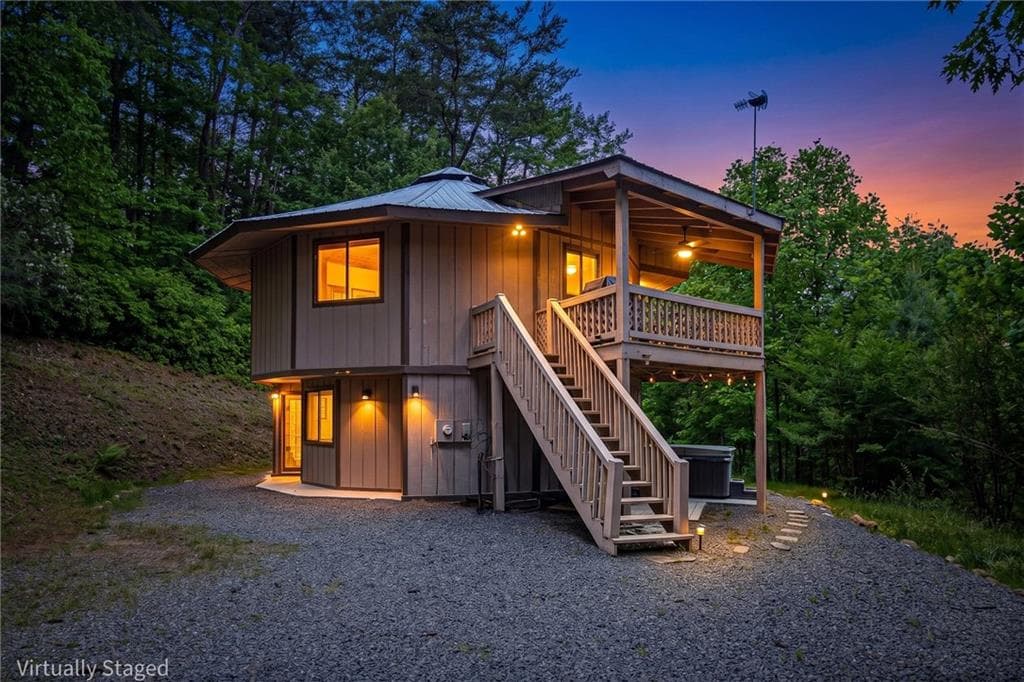 3 bedroom, 2 bathroom, 1,380 sq ft single family residence for sale at 174 Chestnut Ridge, Blue Ridge, GA 30513 — photo 1 of 48
