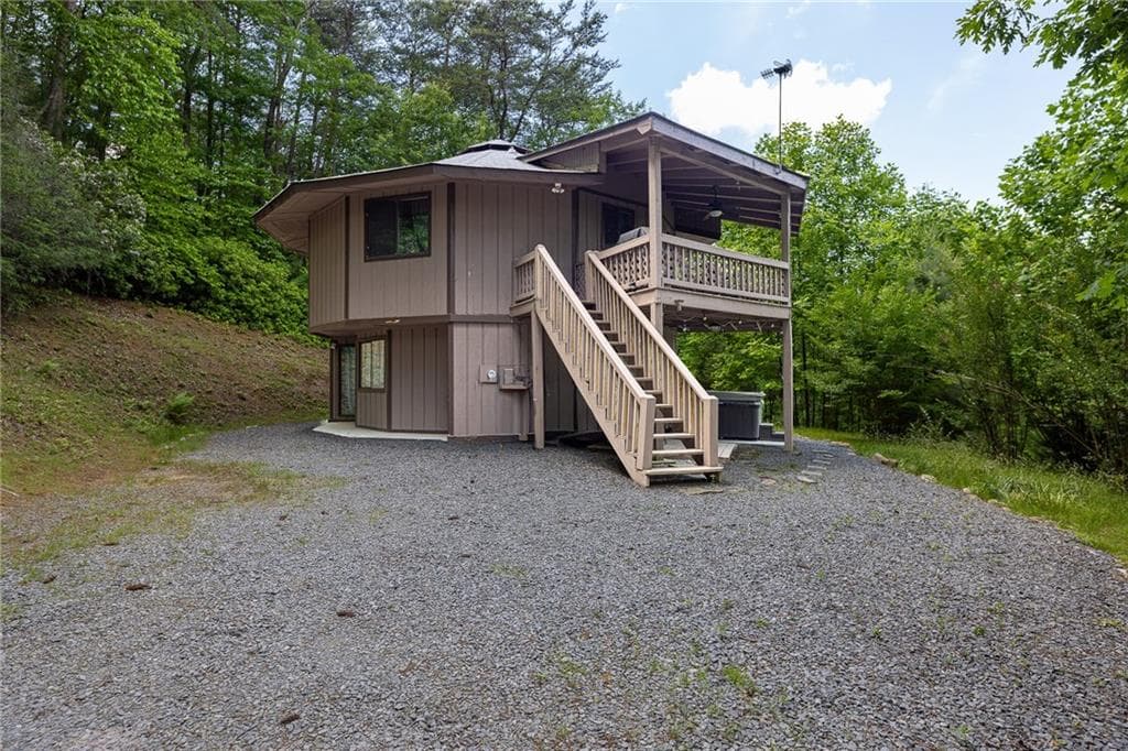 3 bedroom, 2 bathroom, 1,380 sq ft single family residence for sale at 174 Chestnut Ridge, Blue Ridge, GA 30513 — photo 5
