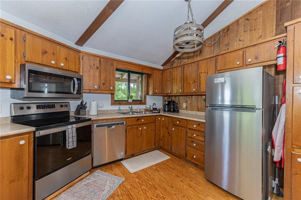 3 bedroom, 2 bathroom, 1,380 sq ft single family residence for sale at 174 Chestnut Ridge, Blue Ridge, GA 30513 — photo 8