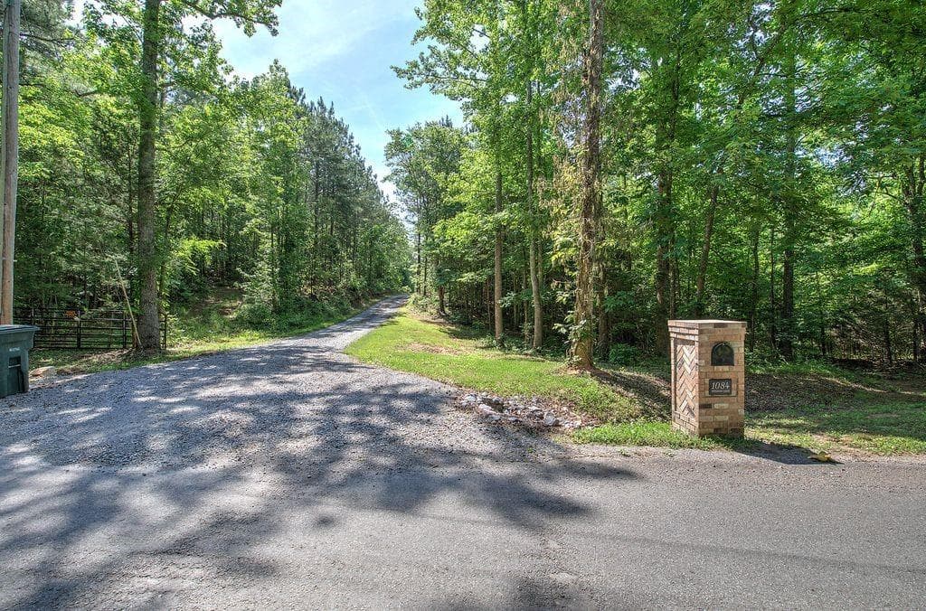 3 bedroom, 3 bathroom, 1,703 sq ft single family residence under contract at 1084 Shahan Lane, La Fayette, GA 30728 — photo 7