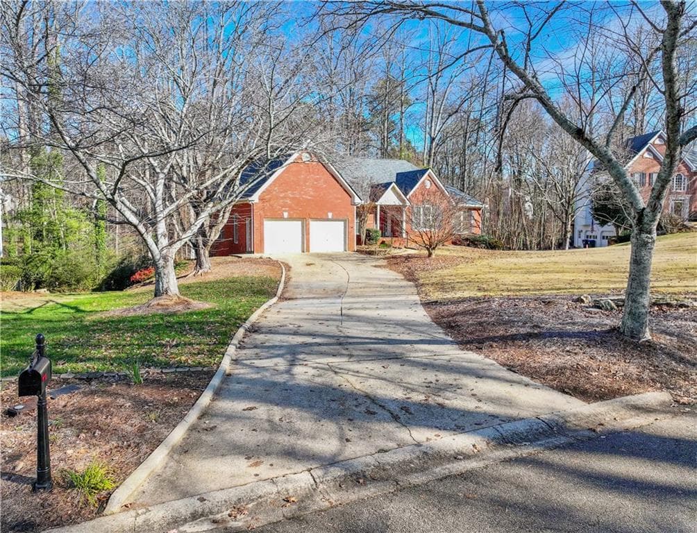 4 bedroom, 4 bathroom, 4,812 sq ft single family residence for sale at 1525 HABERSHAM Place, Cumming, GA 30041 — photo 4