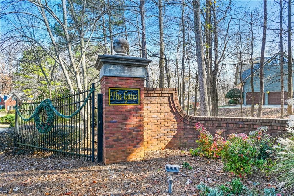 4 bedroom, 4 bathroom, 4,812 sq ft single family residence for sale at 1525 HABERSHAM Place, Cumming, GA 30041 — photo 9