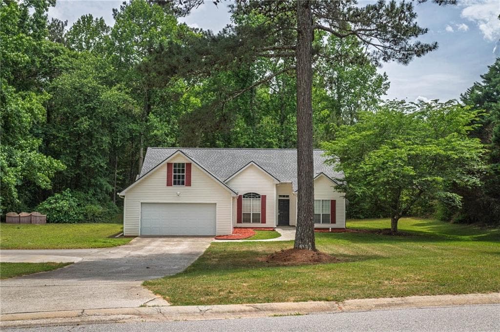 3 bedroom, 2 bathroom, 1,571 sq ft single family residence for sale at 3415 Davan Lane, Monroe, GA 30655 — photo 2