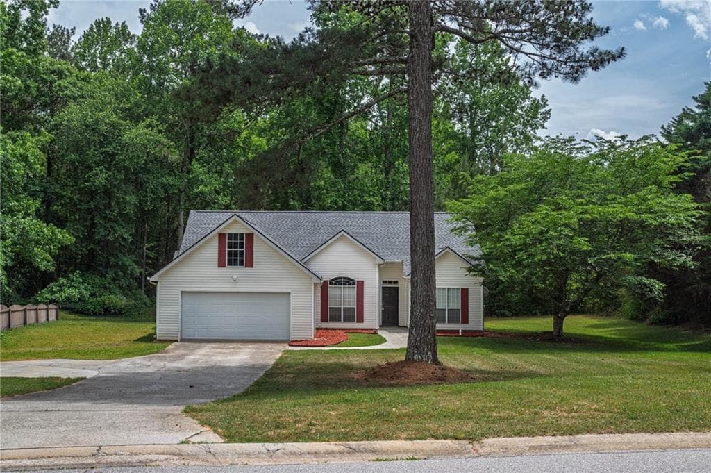 3 bedroom, 2 bathroom, 1,571 sq ft single family residence for sale at 3415 Davan Lane, Monroe, GA 30655 — photo 3