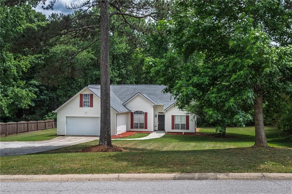 3 bedroom, 2 bathroom, 1,571 sq ft single family residence for sale at 3415 Davan Lane, Monroe, GA 30655 — photo 4