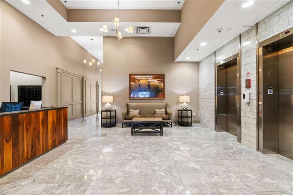2 bedroom, 2 bathroom, 1,218 sq ft condominium for sale at 1100 Howell Mill Road 613, Atlanta, GA 30318 — photo 4