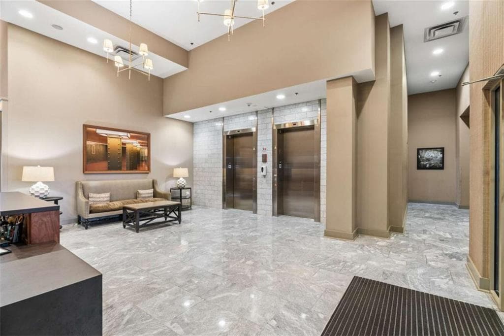 2 bedroom, 2 bathroom, 1,218 sq ft condominium for sale at 1100 Howell Mill Road 613, Atlanta, GA 30318 — photo 5