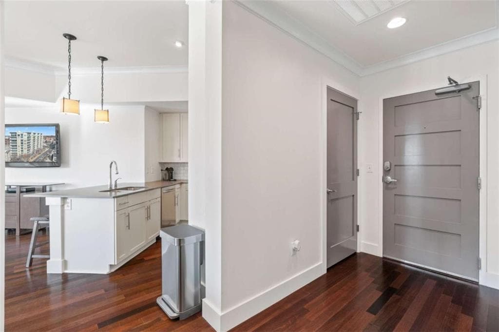 2 bedroom, 2 bathroom, 1,218 sq ft condominium for sale at 1100 Howell Mill Road 613, Atlanta, GA 30318 — photo 10