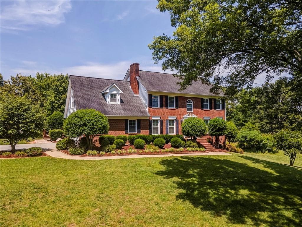 6 bedroom, 4 bathroom, 4,770 sq ft single family residence for sale at 2630 Chatsworth Highway 225, Calhoun, GA 30701 — photo 2