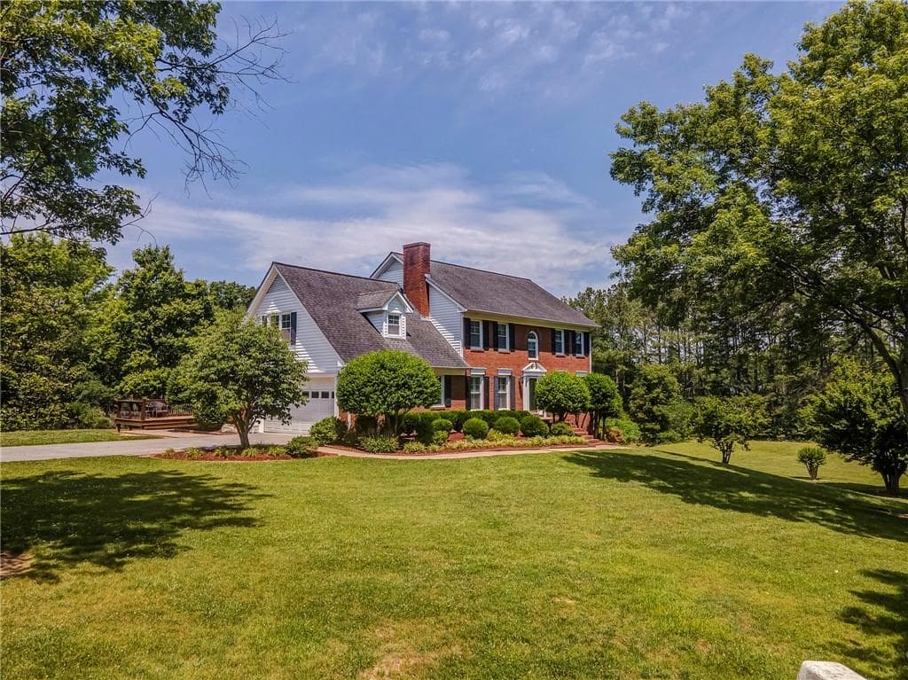 6 bedroom, 4 bathroom, 4,770 sq ft single family residence for sale at 2630 Chatsworth Highway 225, Calhoun, GA 30701 — photo 3