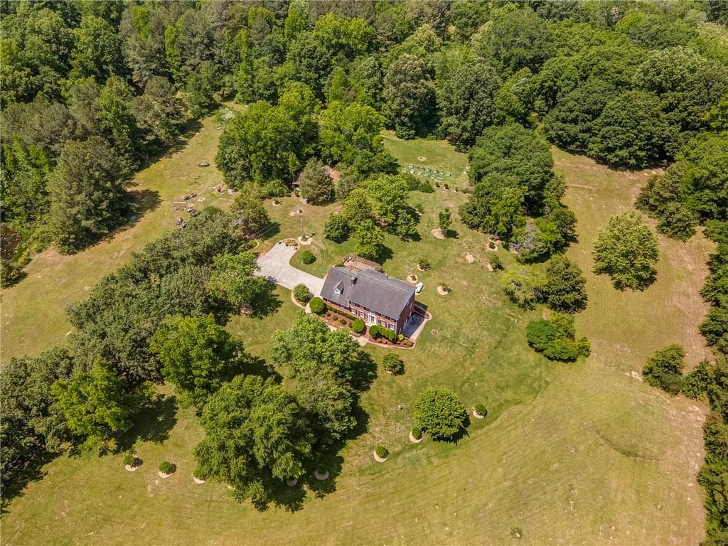 6 bedroom, 4 bathroom, 4,770 sq ft single family residence for sale at 2630 Chatsworth Highway 225, Calhoun, GA 30701 — photo 5