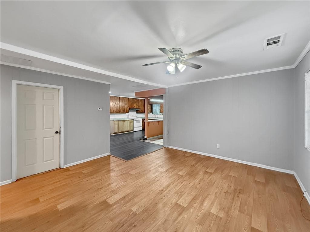 4 bedroom, 2 bathroom, 1,671 sq ft single family residence for sale at 2228 Lee Street, Gainesville, GA 30504 — photo 3