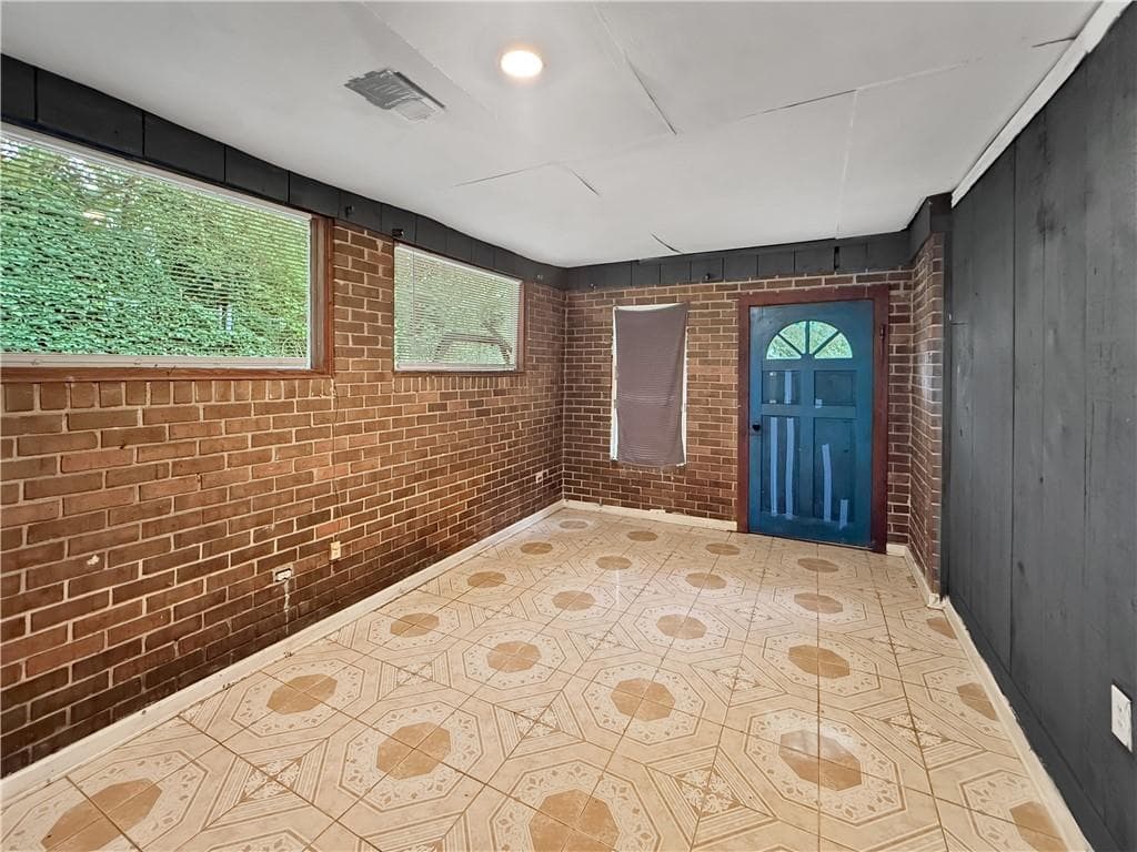 4 bedroom, 2 bathroom, 1,671 sq ft single family residence for sale at 2228 Lee Street, Gainesville, GA 30504 — photo 6