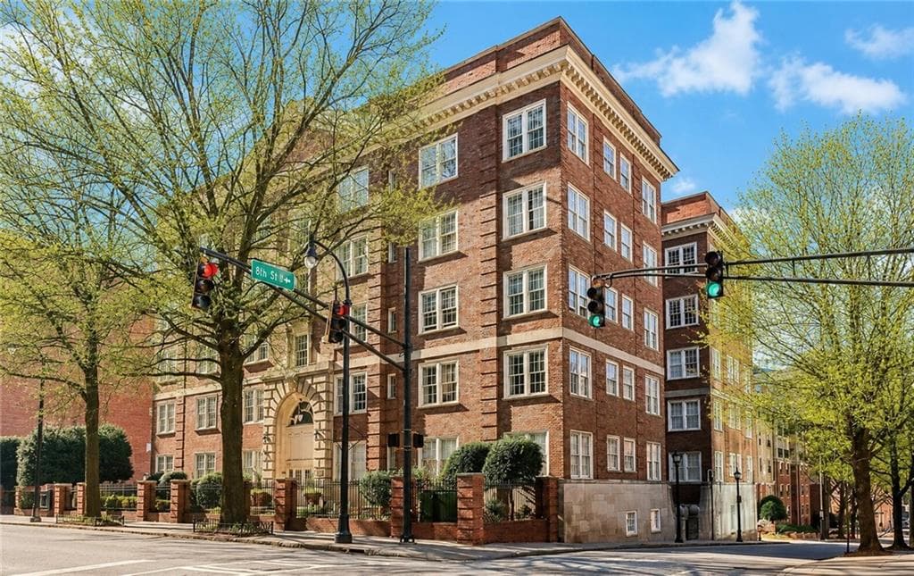 1 bedroom, 1 bathroom, 775 sq ft condominium for sale at 800 Peachtree Street 1314, Atlanta, GA 30308 — photo 5