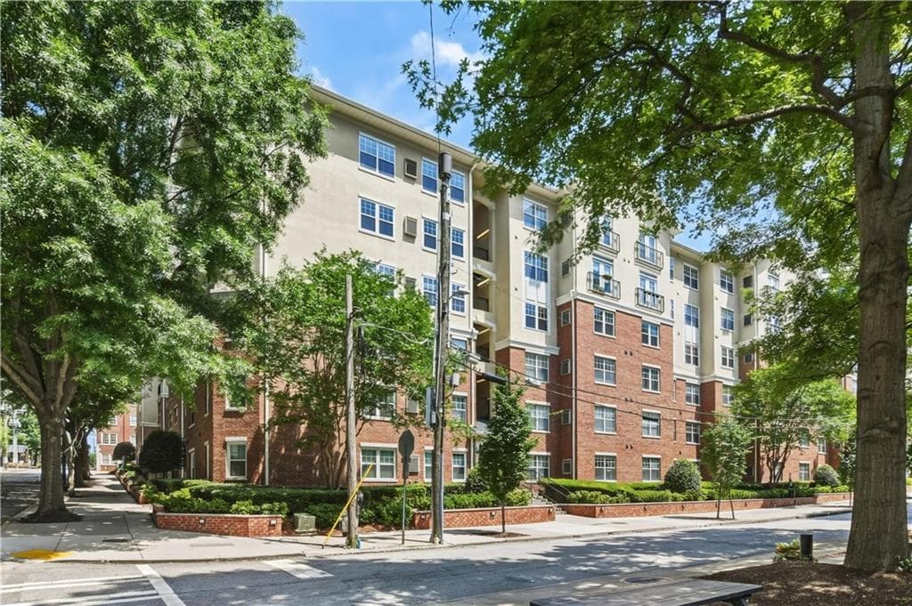 1 bedroom, 1 bathroom, 775 sq ft condominium for sale at 800 Peachtree Street 1314, Atlanta, GA 30308 — photo 6
