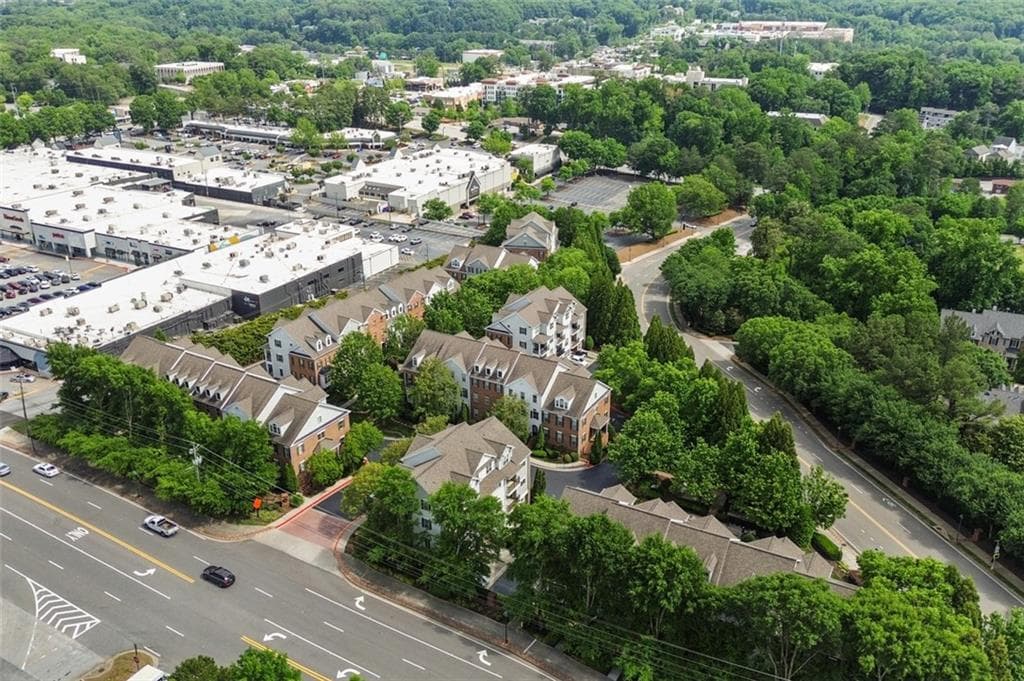 2 bedroom, 2 bathroom, 1,160 sq ft townhouse for sale at 244 Le Gran Bend 63, Atlanta, GA 30328 — photo 4