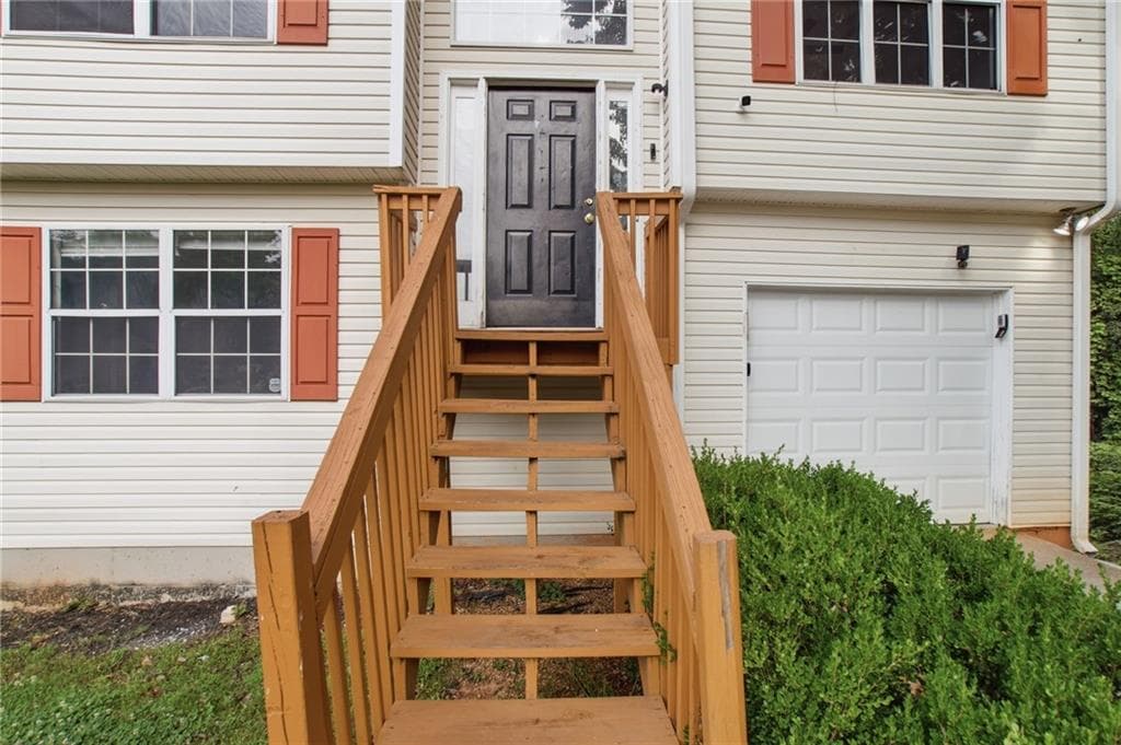 3 bedroom, 2 bathroom, 1,275 sq ft single family residence for sale at 5855 Crescent Ridge Court, Lithonia, GA 30058 — photo 4