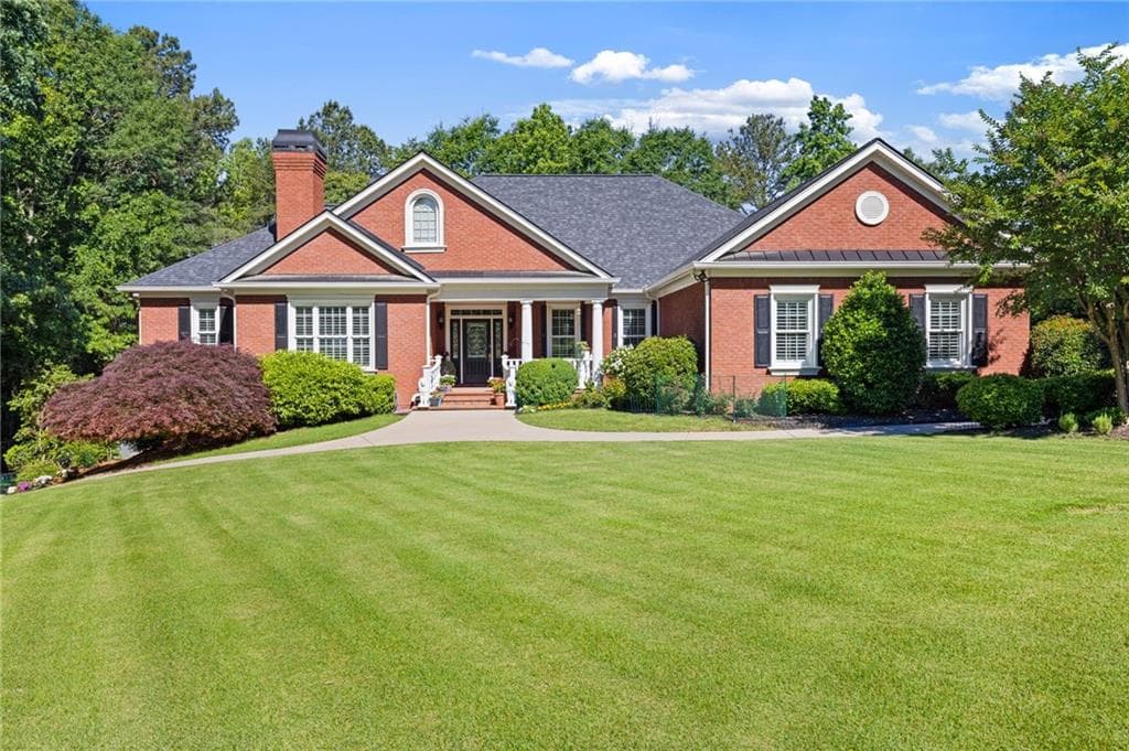 5 bedroom, 6 bathroom, 7,368 sq ft single family residence for sale at 5222 Legends Drive, Braselton, GA 30517 — photo 2