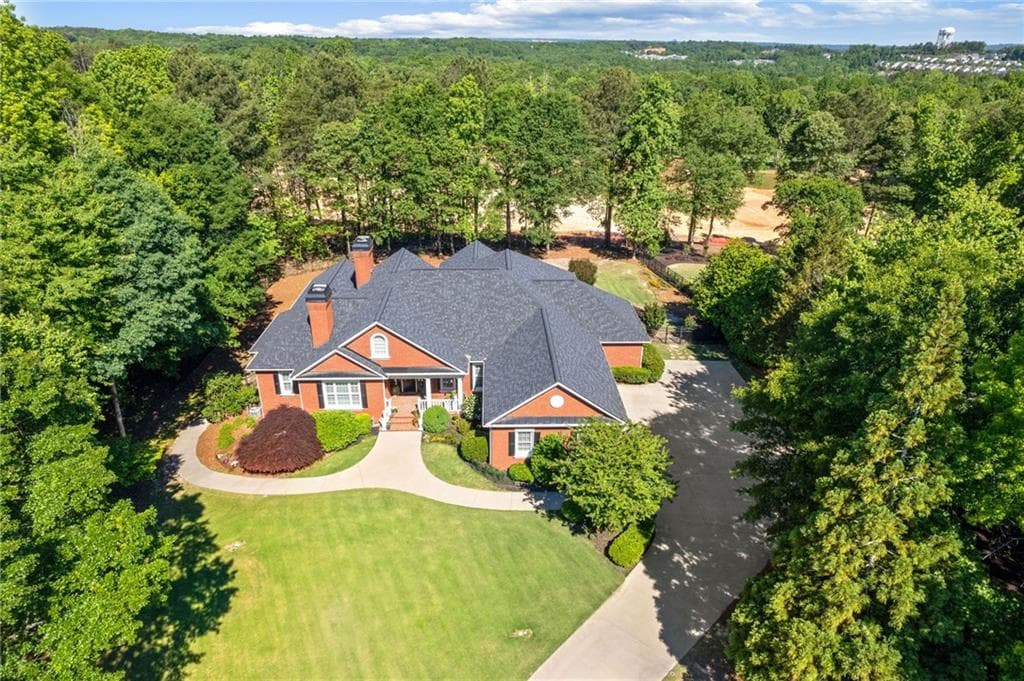 5 bedroom, 6 bathroom, 7,368 sq ft single family residence for sale at 5222 Legends Drive, Braselton, GA 30517 — photo 3