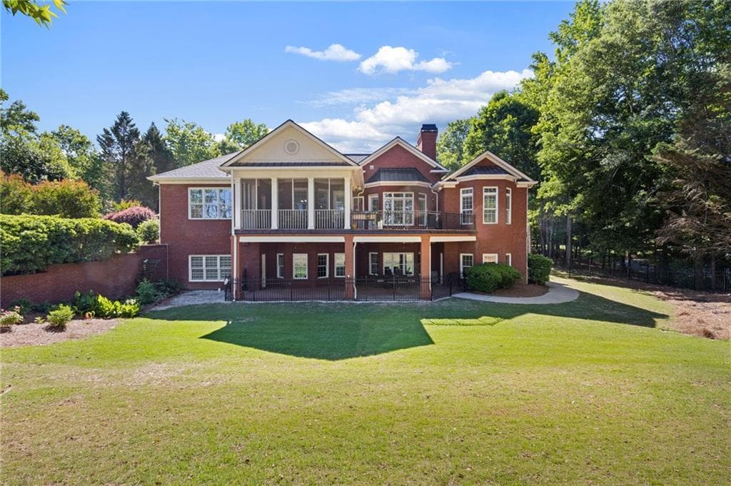 5 bedroom, 6 bathroom, 7,368 sq ft single family residence for sale at 5222 Legends Drive, Braselton, GA 30517 — photo 4