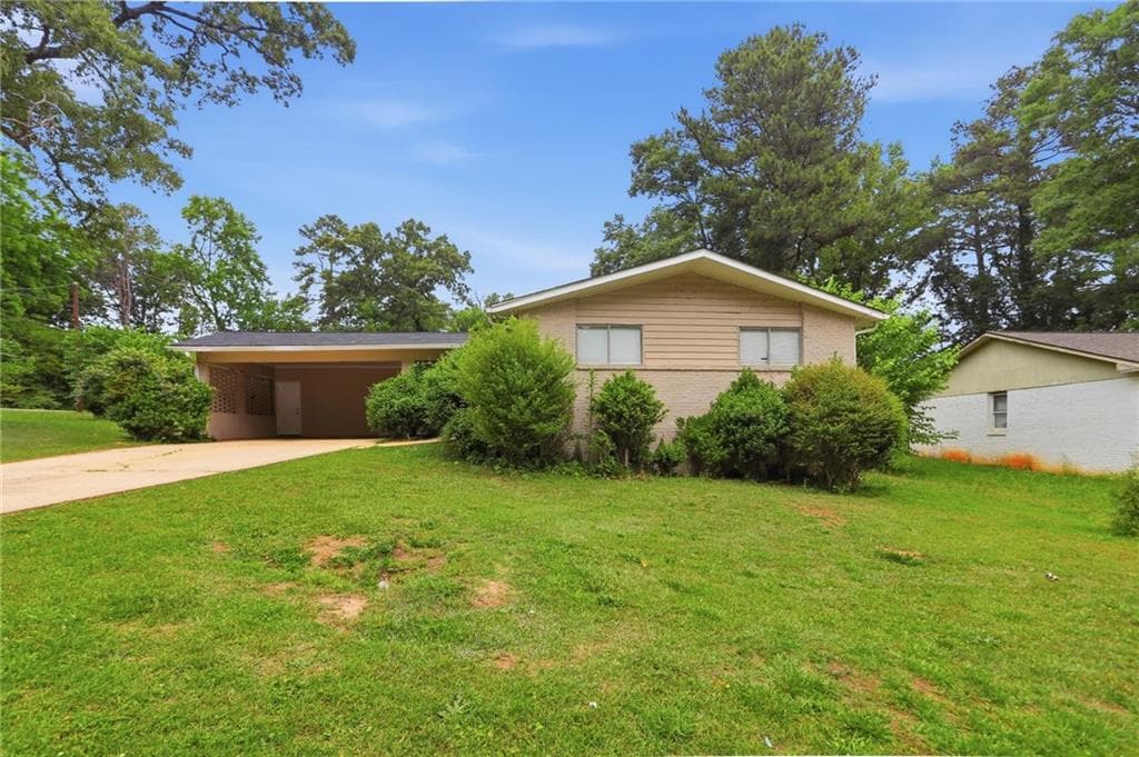 3 bedroom, 2 bathroom, 1,409 sq ft single family residence for sale at 3840 Emerald North Drive, Decatur, GA 30035 — photo 1 of 33