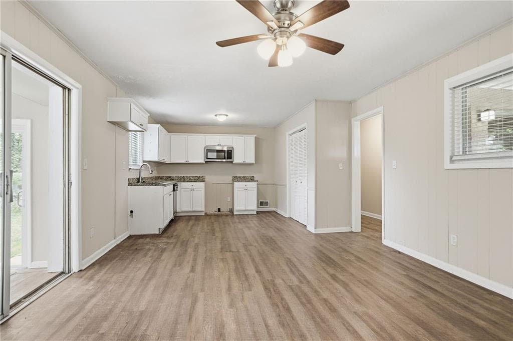 3 bedroom, 2 bathroom, 1,409 sq ft single family residence for sale at 3840 Emerald North Drive, Decatur, GA 30035 — photo 9