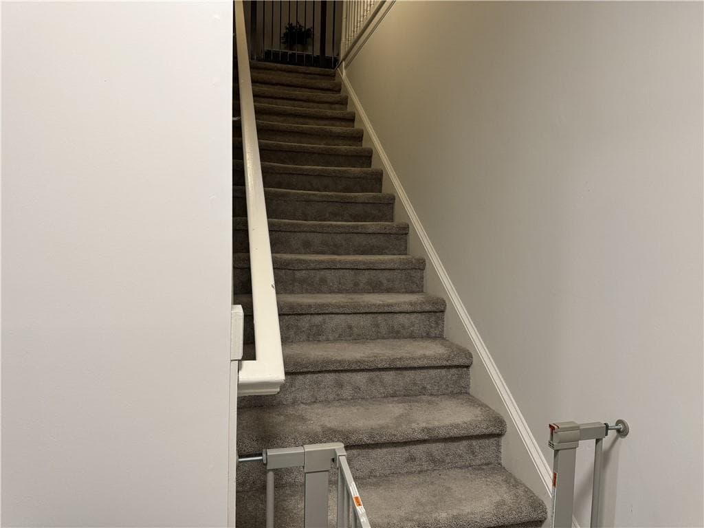 3 bedroom, 3 bathroom, 1,934 sq ft townhouse for sale at 2718 Sardis Chase Court, Buford, GA 30519 — photo 5