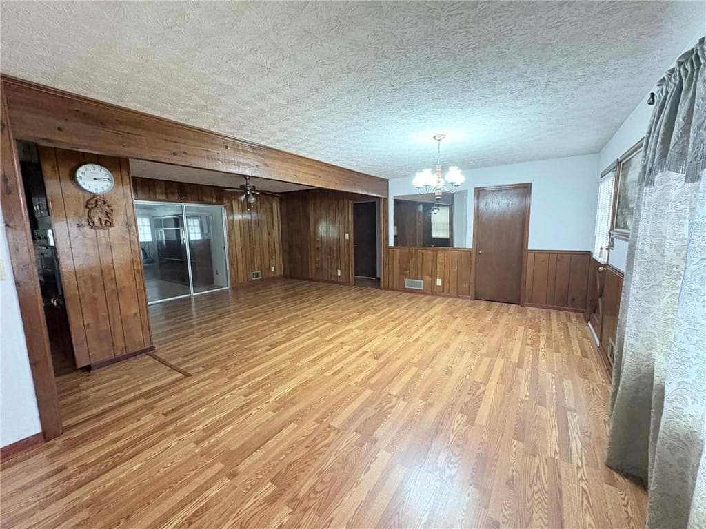 3 bedroom, 2 bathroom, 1,356 sq ft single family residence for sale at 6478 River Run Road, Riverdale, GA 30274 — photo 2