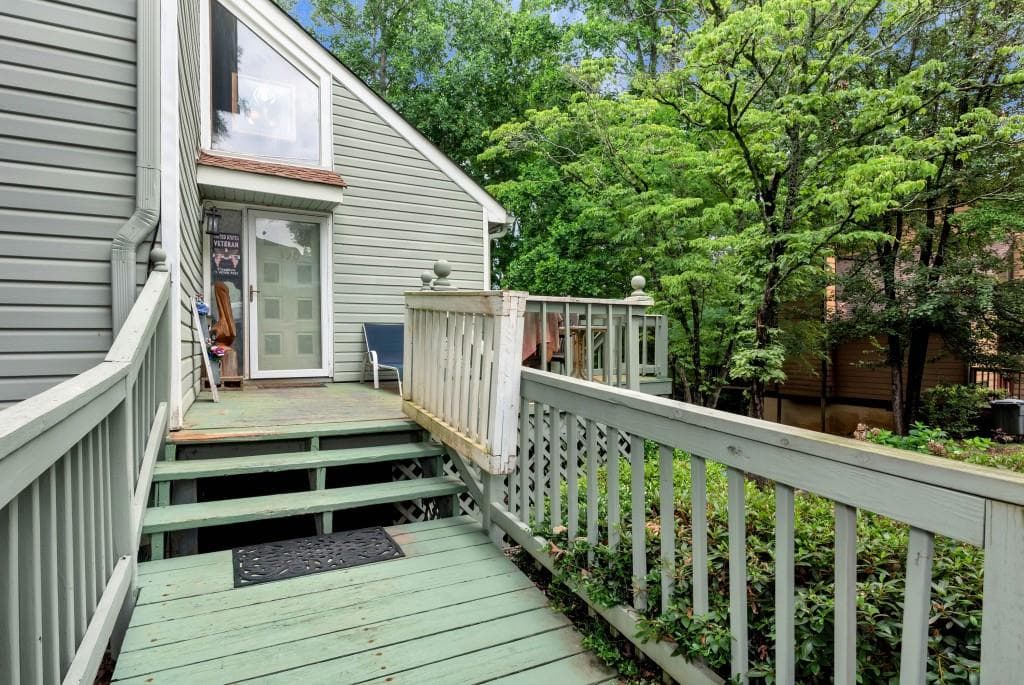3 bedroom, 2 bathroom, 1,276 sq ft townhouse for sale at 390 Alpenrosen Strasse, Helen, GA 30545 — photo 3