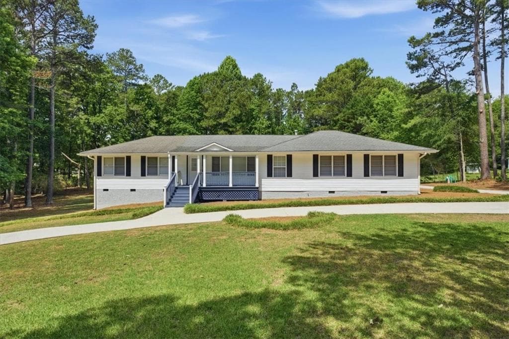 4 bedroom, 3 bathroom, 2,542 sq ft single family residence for sale at 480 Forest Oak Drive, Stockbridge, GA 30281