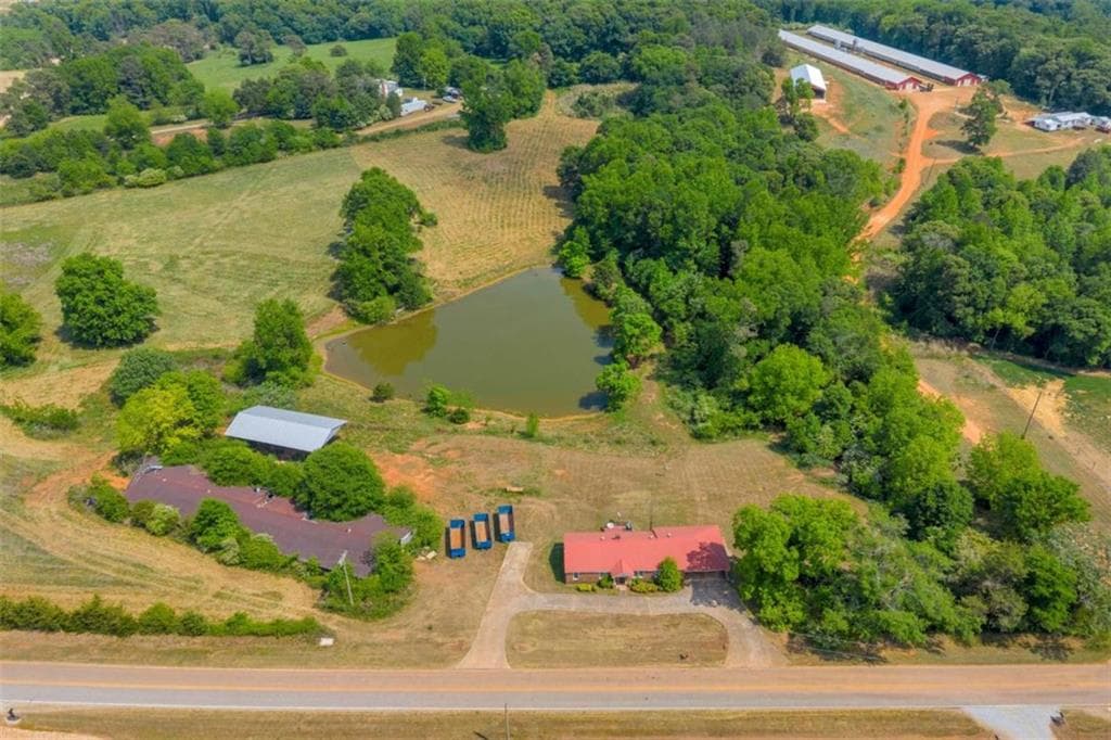 4 bedroom, 1 bathroom other under contract at 740 Cromers Bridge Road, Royston, GA 30662 — photo 4