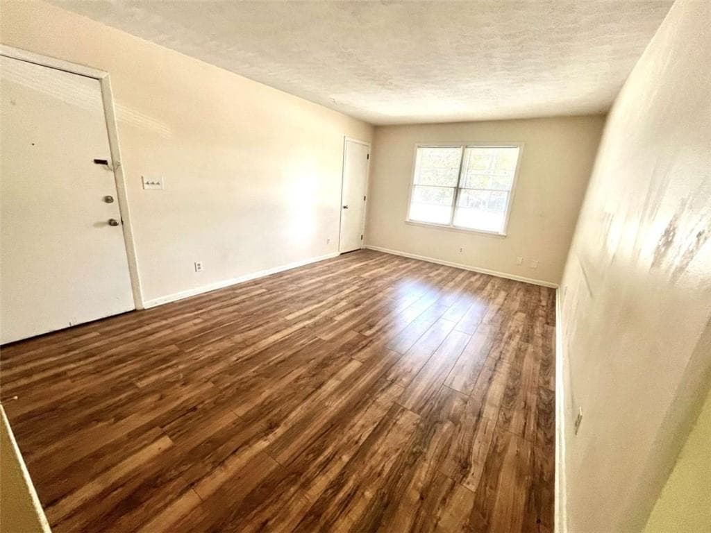 1 bedroom, 1 bathroom, 700 sq ft apartment for rent at 1002 Level Creek Road 201, Sugar Hill, GA 30518 for $1,100 a month — photo 2