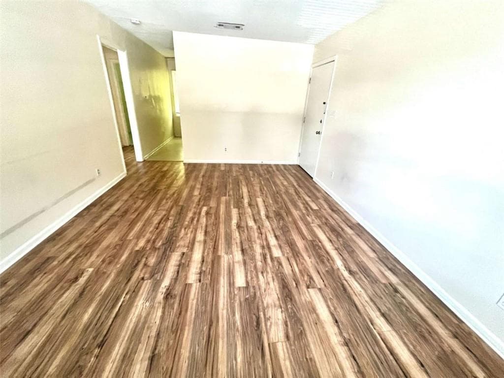 1 bedroom, 1 bathroom, 700 sq ft apartment for rent at 1002 Level Creek Road 201, Sugar Hill, GA 30518 for $1,100 a month — photo 3
