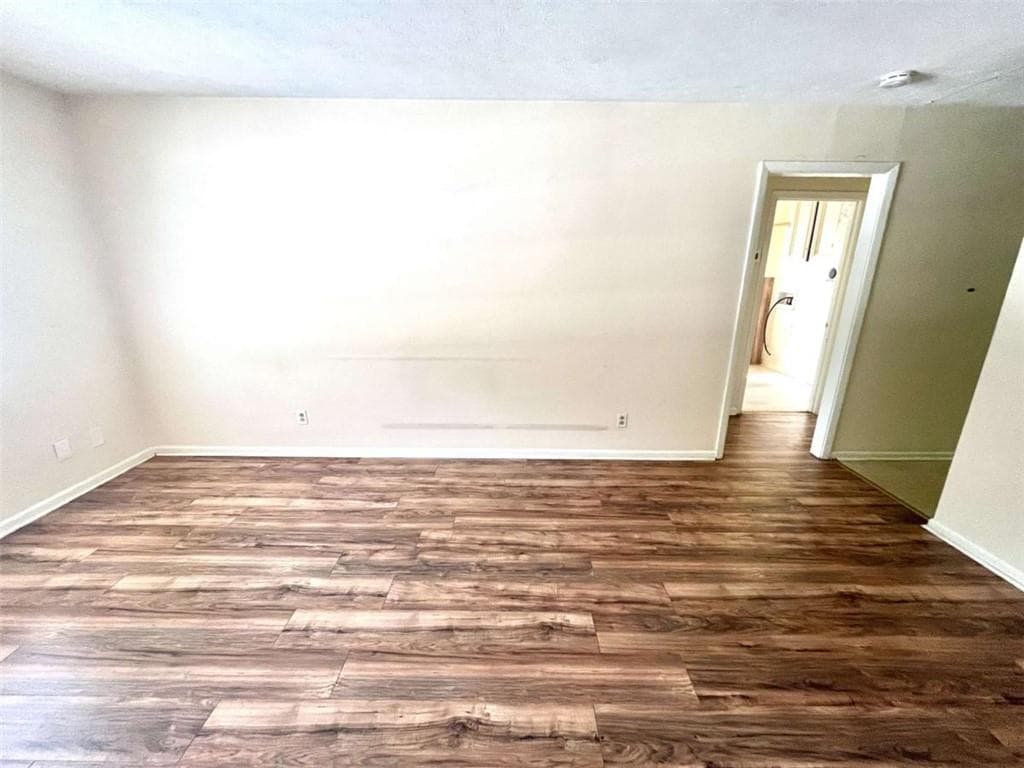 1 bedroom, 1 bathroom, 700 sq ft apartment for rent at 1002 Level Creek Road 201, Sugar Hill, GA 30518 for $1,100 a month — photo 4